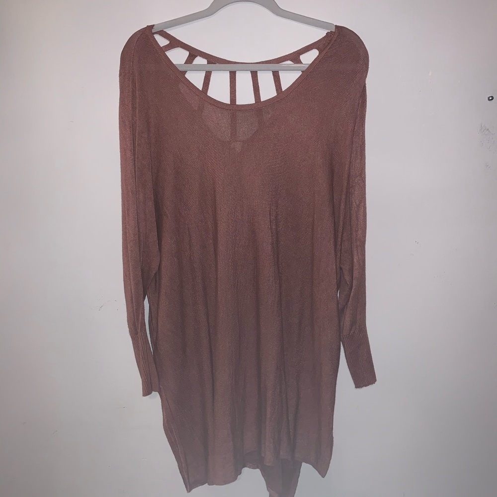 Auburn tunic with cut out in the back